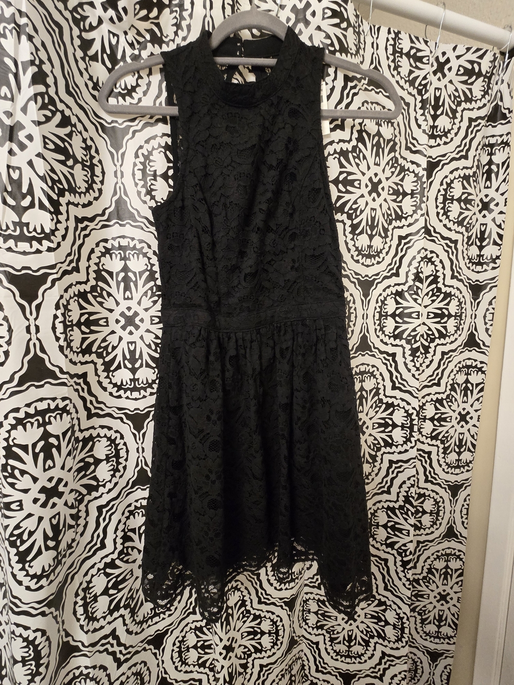 Hollister Co. Sleeveless Lace Fit & Flare Cocktail Dress